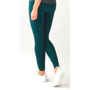 lululemon Flow & Go Tight 24”